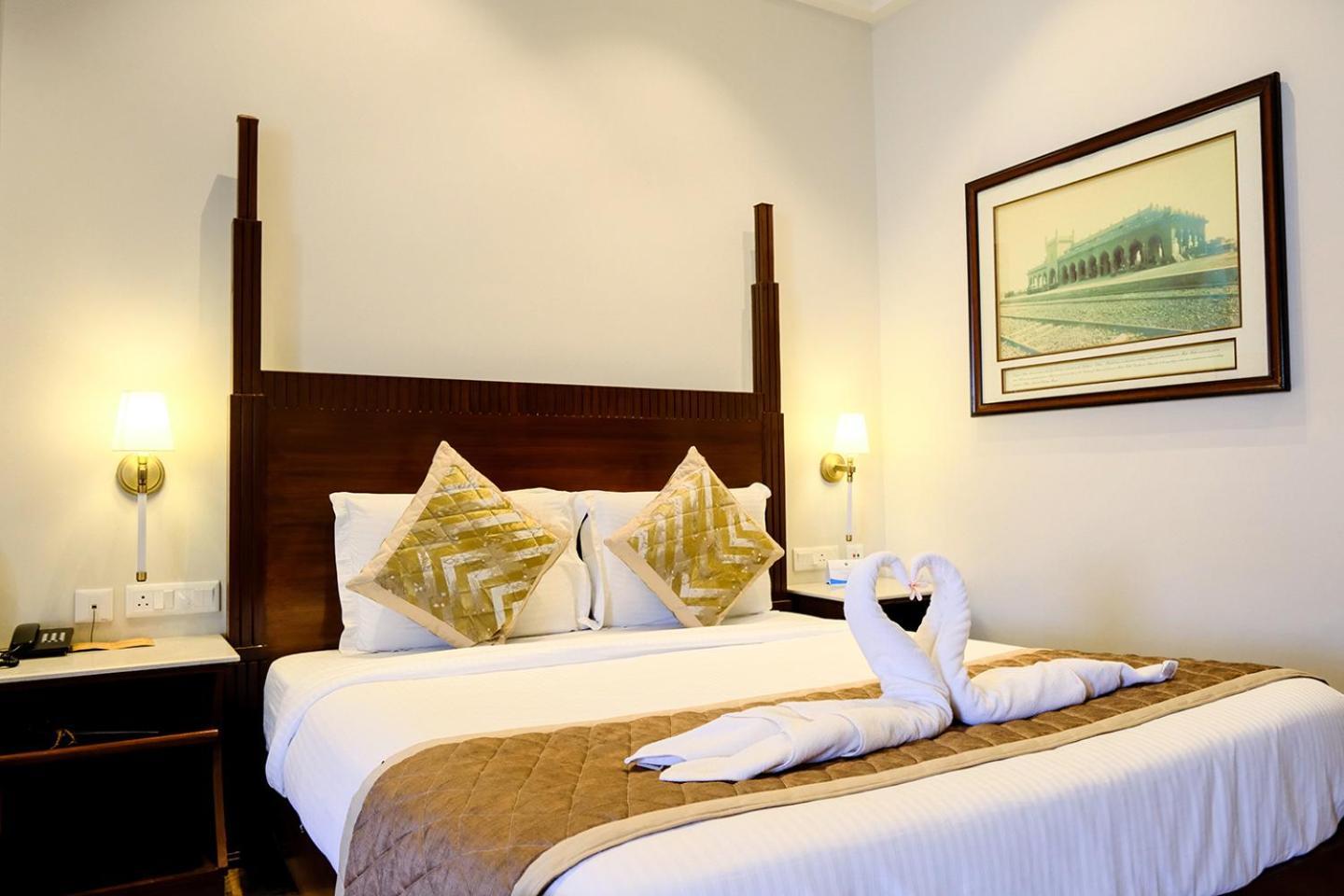 Chanakya Bnr Hotel Puri Exterior photo